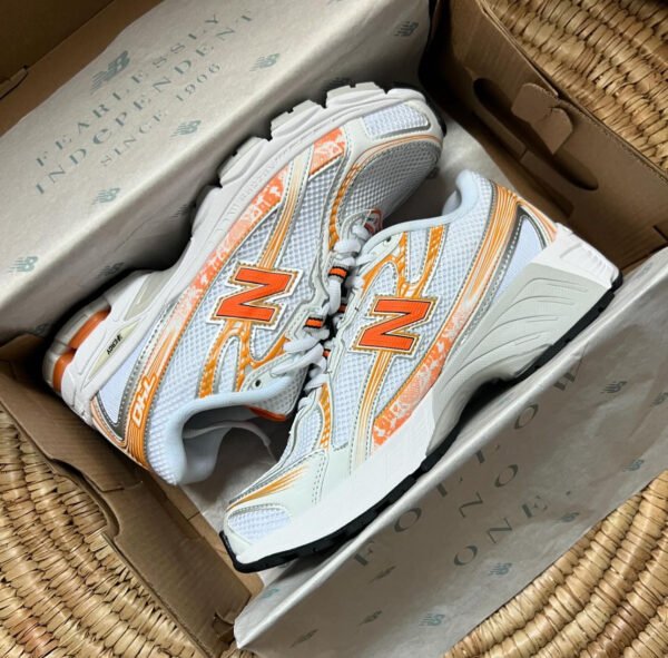 New Balance 740 White Orange – Image 2