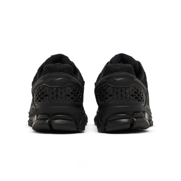 Nike Vomero 5 Triple Black – Image 4