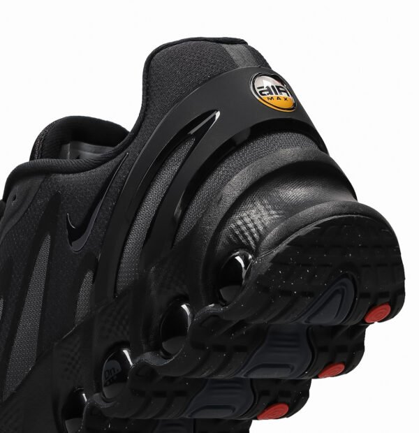 Nike Dn 8 Triple Black – Image 5