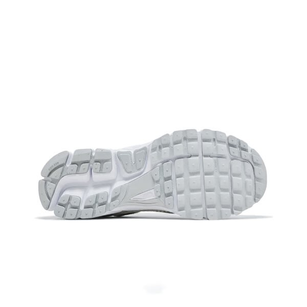 Nike Vomero 5 Chrome Toe – Image 3