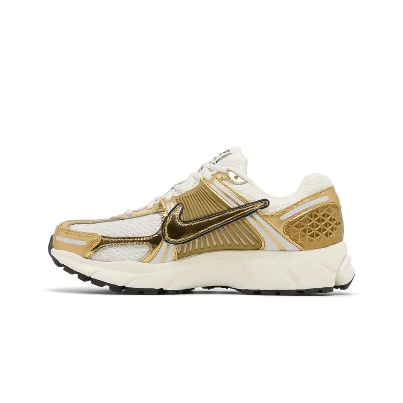 Nike Vomero 5 Gold