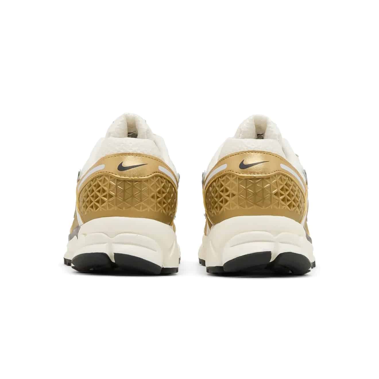 Nike Vomero 5 Gold – Image 3