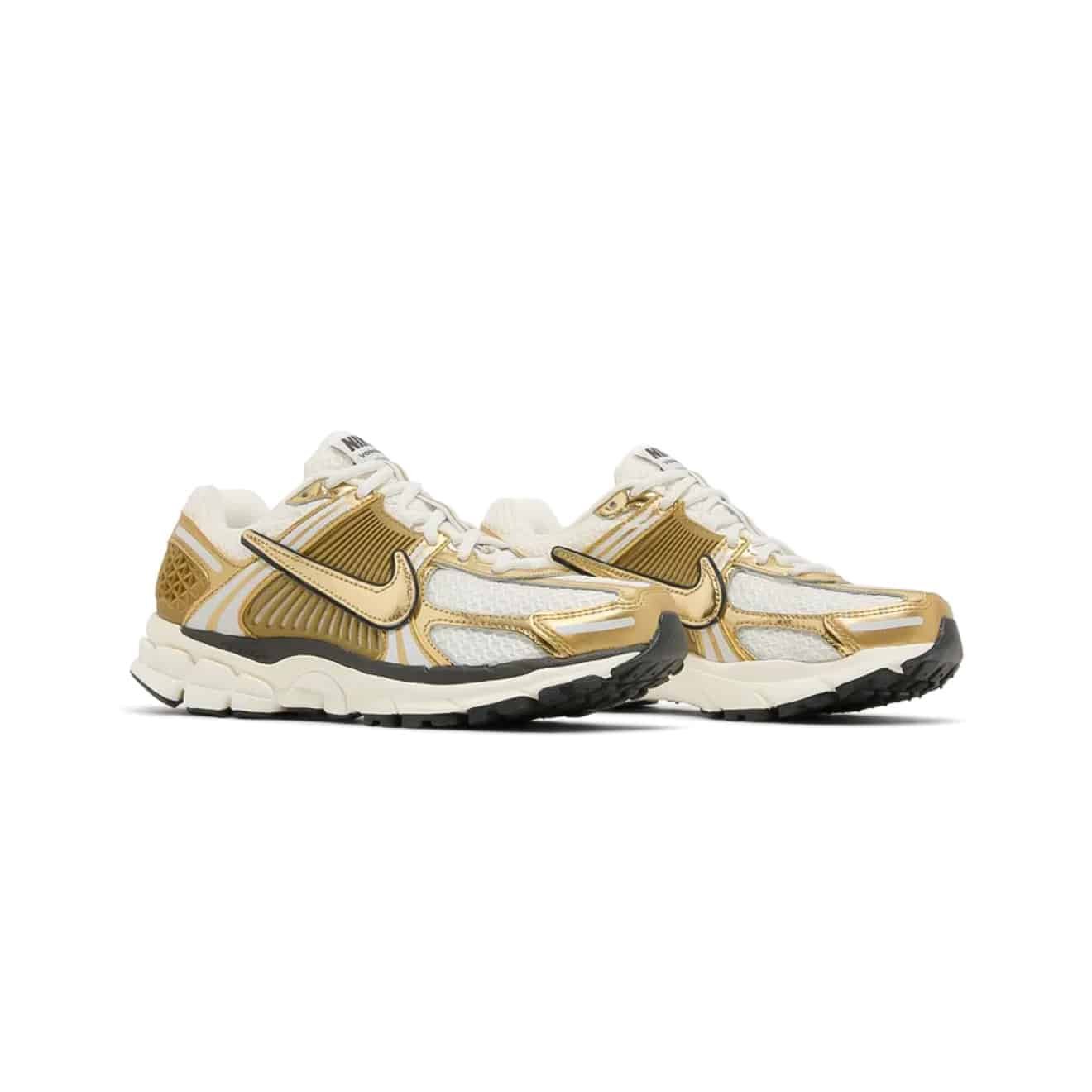 Nike Vomero 5 Gold – Image 4
