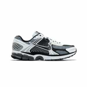 NIKE AIR ZOOM VOMERO 5