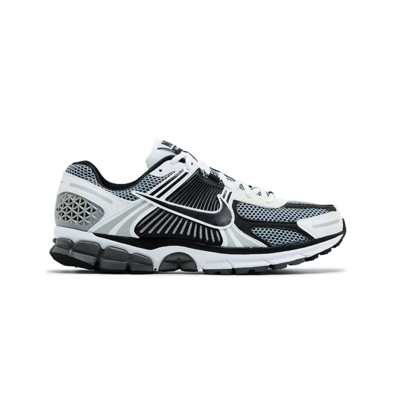 NIKE AIR ZOOM VOMERO 5