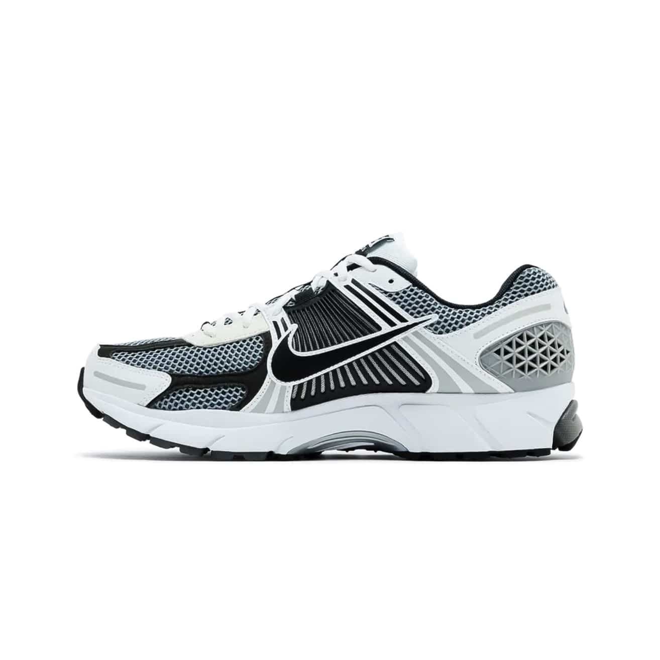 NIKE AIR ZOOM VOMERO 5 – Image 2